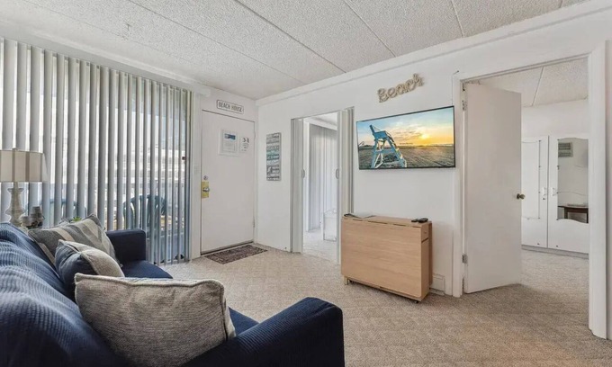 Green Creek Condo | Charming 2-bedroom condo in welcoming Wildwood Crest with AC, WiFi
