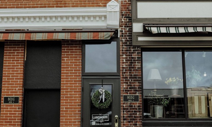 Grundy Center Apartment | Charming 2-bedroom apartment in awesome Downtown Grundy Center