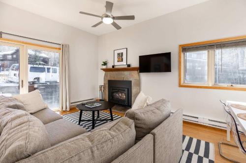 Eagle-Vail House | Charming 2 bedroom 2 bath On-Mountain in 10 Min