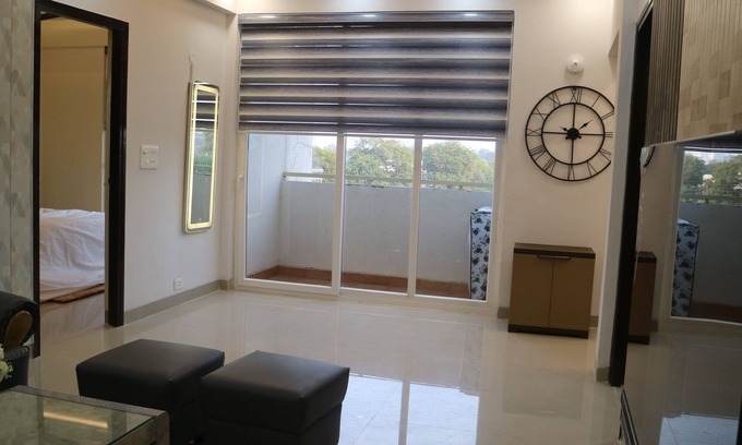 Taj Ganj Apartment | Charming 2-bedroom, 2-bathroom spacious apartment nestled near "Taj Mahal"
