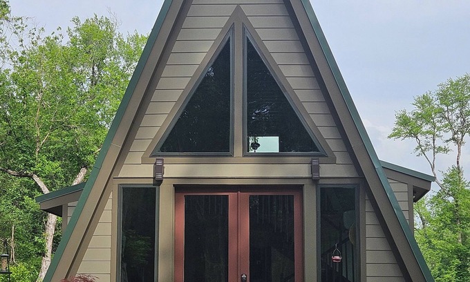 Talisheek Cabin | Charming 2-bedroom A-frame cabin on Bonner Creek, near Bogue Chitto State Park