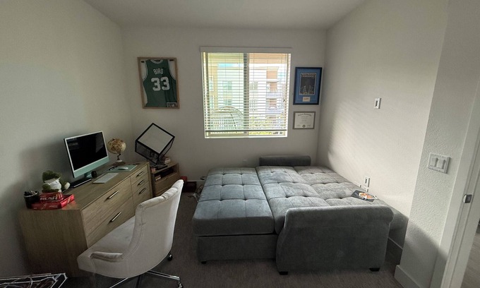 Serra Mesa Apartment | Charming 2-bedroom apartment in fabulous San Diego with fitness room, AC