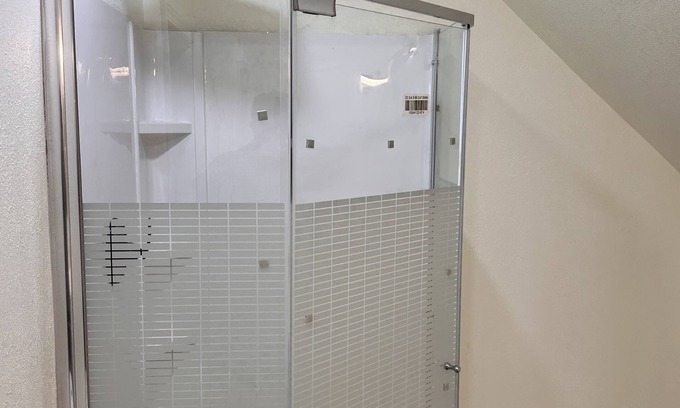Marshall Apartment | Charming 2-bedroom apartment with WiFi, AC in wonderful Marshall.