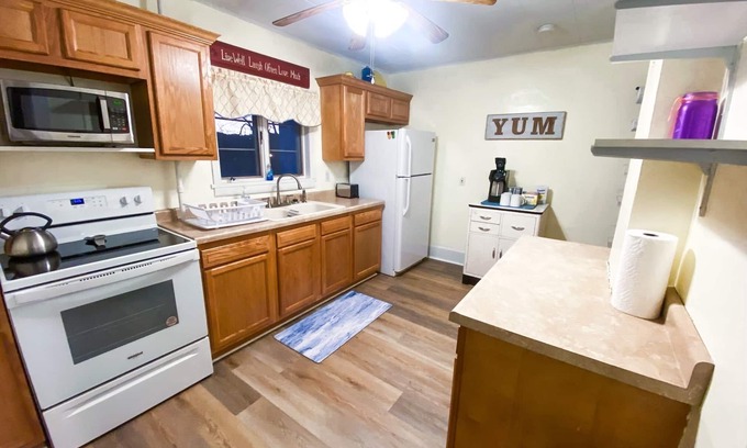 Windber Apartment | Charming 2-bedroom apt. with fully equipped kitchen, washer/dryer in Windber,