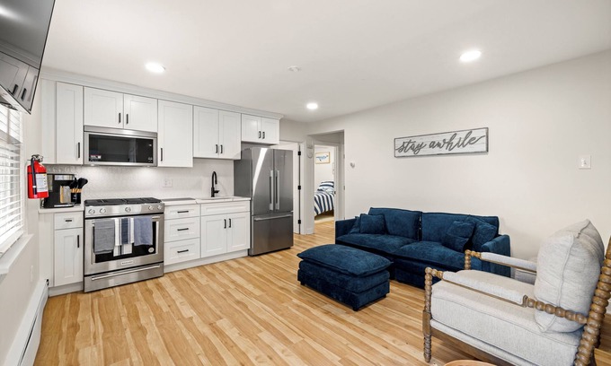Southend House | Charming 2-bedroom bungalow with WiFi, AC in Brigantine