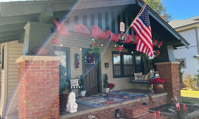 Sapulpa House | Charming 2-Bedroom Bungalow: Historic Route 66 & Crossroads of America!