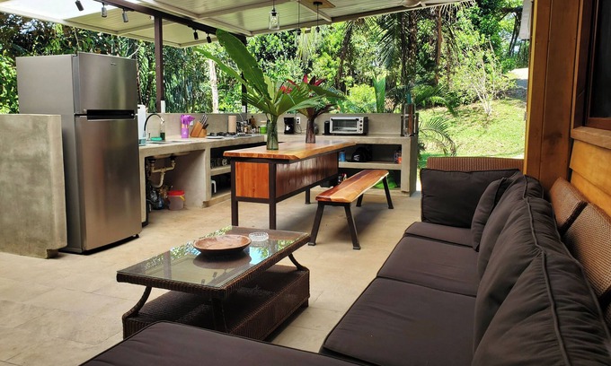 Golfito Cabin | Charming 2-bedroom cabin with WiFi, AC in lovely Pavones