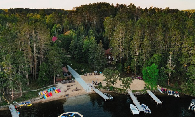 Cook Cabin | Charming 2-bedroom cabin ON VERMILION with sand beach, sauna, pickle ball, sauna