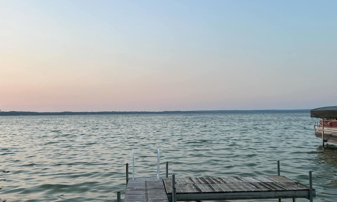 Mullett Lake Cottage | Charming 2-bedroom cottage on Mullett Lake - northwest side!