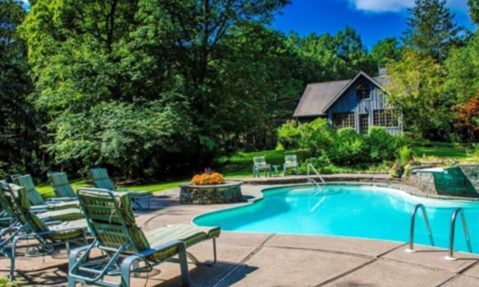 Highland Lake Cottage | Charming 2-bedroom cottage in delightful Eldred with WiFi