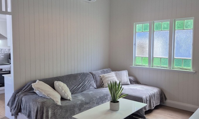 Wynnum House | Charming 2-bedroom getaway with pool