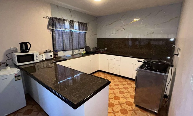 Nadi House | Charming 2-bedroom mobile home with AC, WiFi in peaceful Nadi