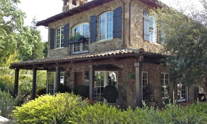 Yountville House | Charming 2-Bedroom Stone House in Downtown Yountville!