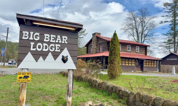 Chestertown Cabin | Charming 2-bedroom cabin in welcoming Chestertown with Lake Views and WiFi