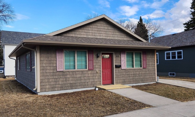 Grand Forks House | Charming 2-bedroom house in delightful Grand Forks with WiFi