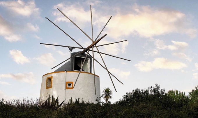 Famalicao House | Charming 2-bedroom windmill in Nazaré, 10 min away from the beach
