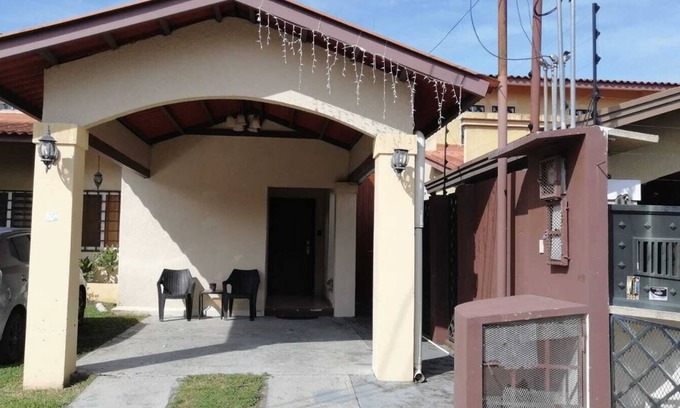David House | Charming 2-BR La Fontana townhome with WiFi, AC in amazing David