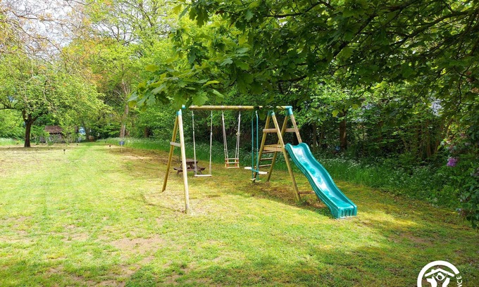 Montenay Cottage | Charming 2-Person Cottage with Garden & Shared Amenities in Montenay