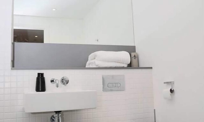 Abbey Wood Apartment | Charming 3-Bed Apartment in London