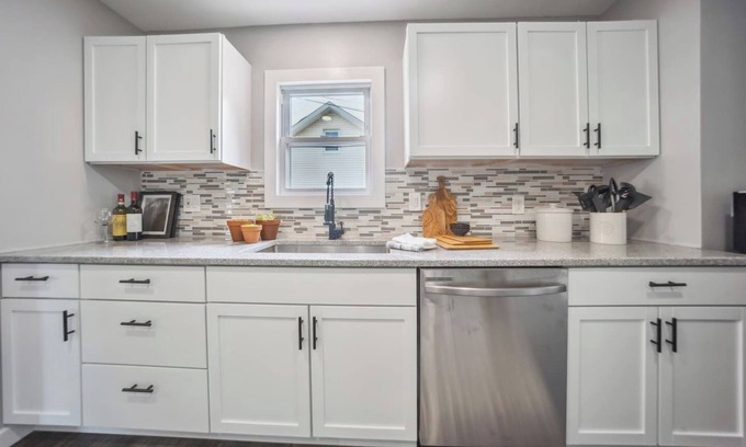 Mayfield Heights House | Charming 3 bedroom, 2.5 bath home