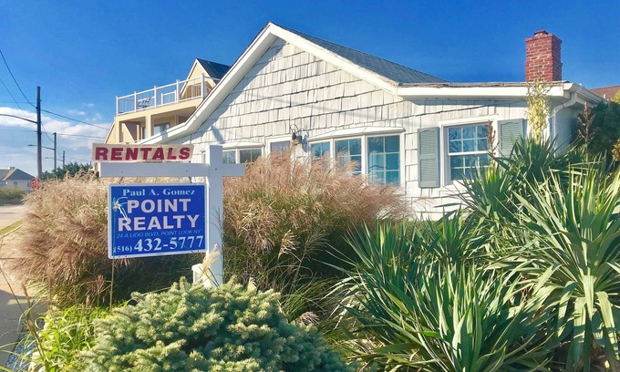 Alden Manor Cottage | Charming 3-bedroom Steps from Beach in Point Lookout