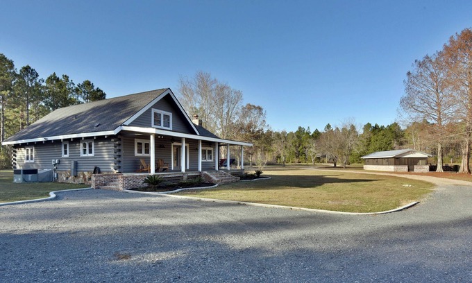 Albany Cabin | Charming 3-bedroom cabin in fabulous Leesburg with AC, WiFi