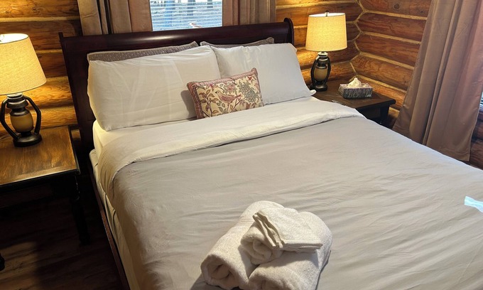Eucha Cabin | Charming 3-bedroom cabin in Eucha with WiFi and FirePit
