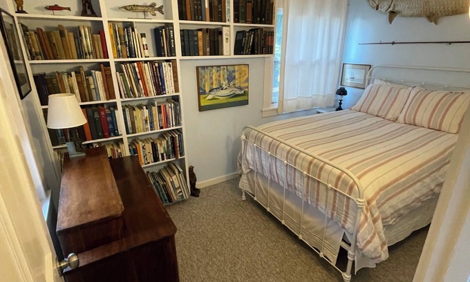 Shelter Harbor Cottage | Charming 3-bedroom cottage in Westerly footsteps from the water