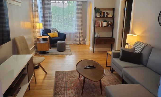 Saskatoon Downtown House | Charming 3 bedroom house close to downtown!