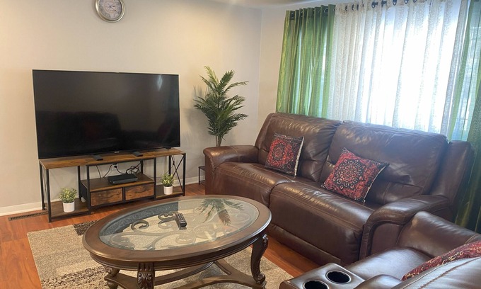 Kettering House | Charming 3-bedroom house in a quiet, peaceful and safe neighborhood in Kettering