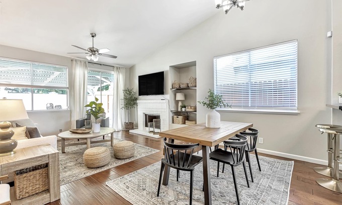 Folsom House | Charming 3-bedroom home, popular Broadstone area, walk to shops & park, WiFi, AC