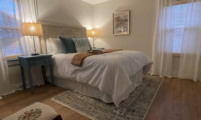 Columbia House | Charming 3-bedroom house with AC, WiFi in beautiful Columbia