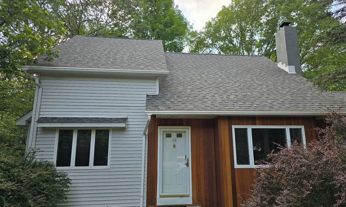 Milford House | Charming 3-bedroom house in peaceful Milford near lake beach