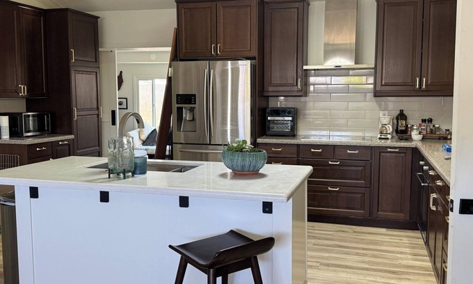 Deer Valley House | Charming 3-bedroom house with AC, in N. Phoenix