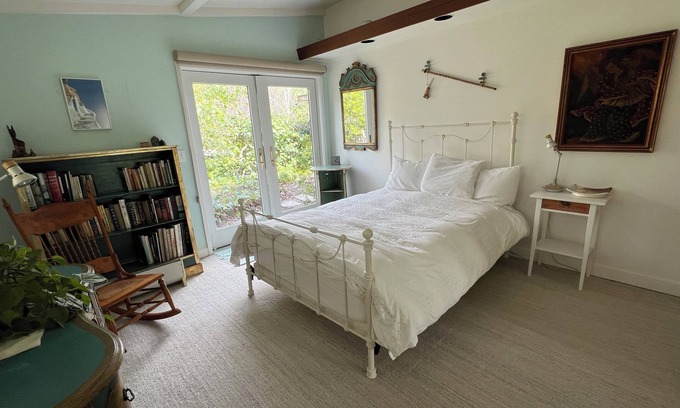 Monterey Ter House | Charming 3-bedroom house in Orinda with AC, fruit trees, piano