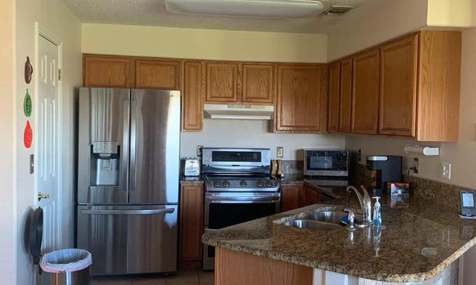 Seguin House | Charming 3-bedroom house between Seguin and New Braunfels - includes RV Hookups