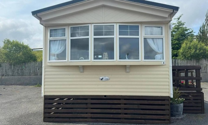 Lecemy House | Charming 3-bedroom mobile home with WiFi and AC in Dunkineely