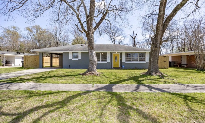 Park Forest - LA North House | Charming 3-bedroom house with AC and WiFi in amazing Baton Rouge