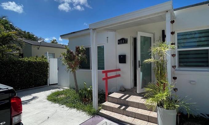 Coral Terrace House | Charming 3-bedroom house in wonderful Coral Gables with WiFi, AC