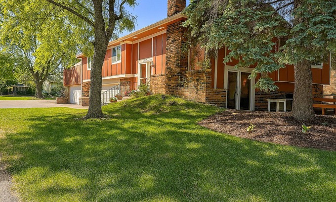 Maple Grove House | Charming 3-bedroom townhome in fabulous Maple Grove