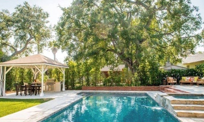 Arcadia House | Charming 3-bedroom house with a pool, jacuzzi, AC & WiFi in lovely Sierra Madre