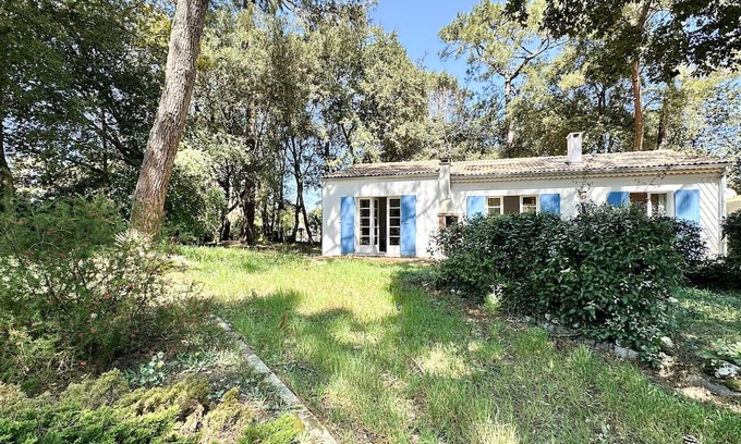Les Mathes House | Charming 3-Room Villa with Garden, Close to Beach and Shops, La Palmyre