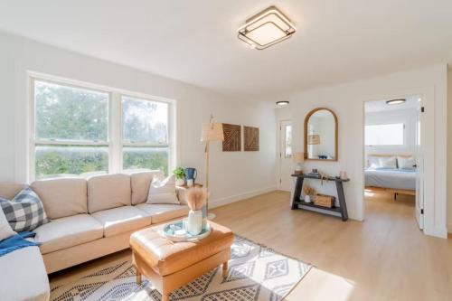 Grand Bend House | Charming 3BR Beach House with BBQ in Grand Bend