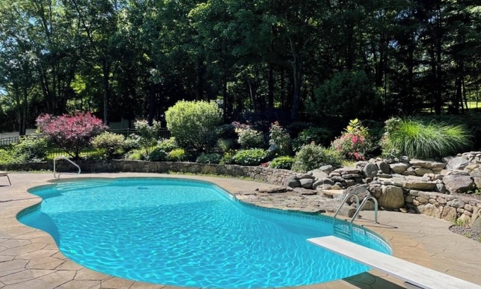 Carmel House | Charming 4-bedroom home perfect for Family Reunion