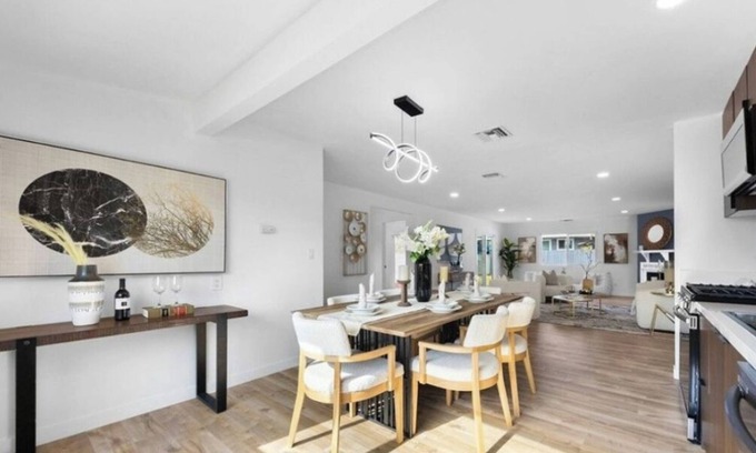 Glendora House | Charming 4-bedrooms villa 2 bathrooms in Glendora.Pet Friendly!