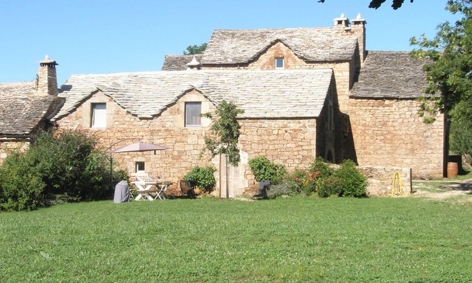 Verrieres Cottage | Charming 4 * gîte in an old farmhouse at the entrance to the Gorges du Tarn