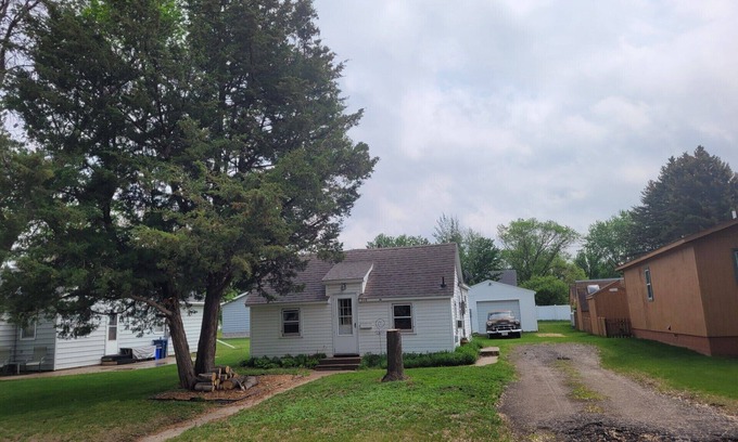 Benson House | Charming 4kingsize bed house in Benson with AC,WIFI,CableTV,Firepit,Washer/Dryer
