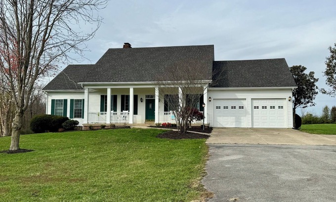 Shelbyville Other | Charming 6-bedroom farmhouse on 40 acres with hot tub, game room, in Shelbyville