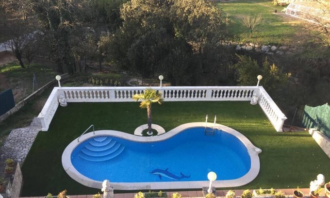 Mas Altaba Villa | Charming 8-Bed Villa in Girona