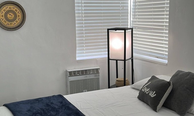 Parkside Apartment | Charming and Comfortable Studio near the beach-An